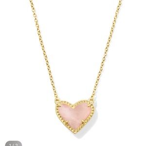 Ari Heart Gold Pendant Necklace in Rose Quartz.